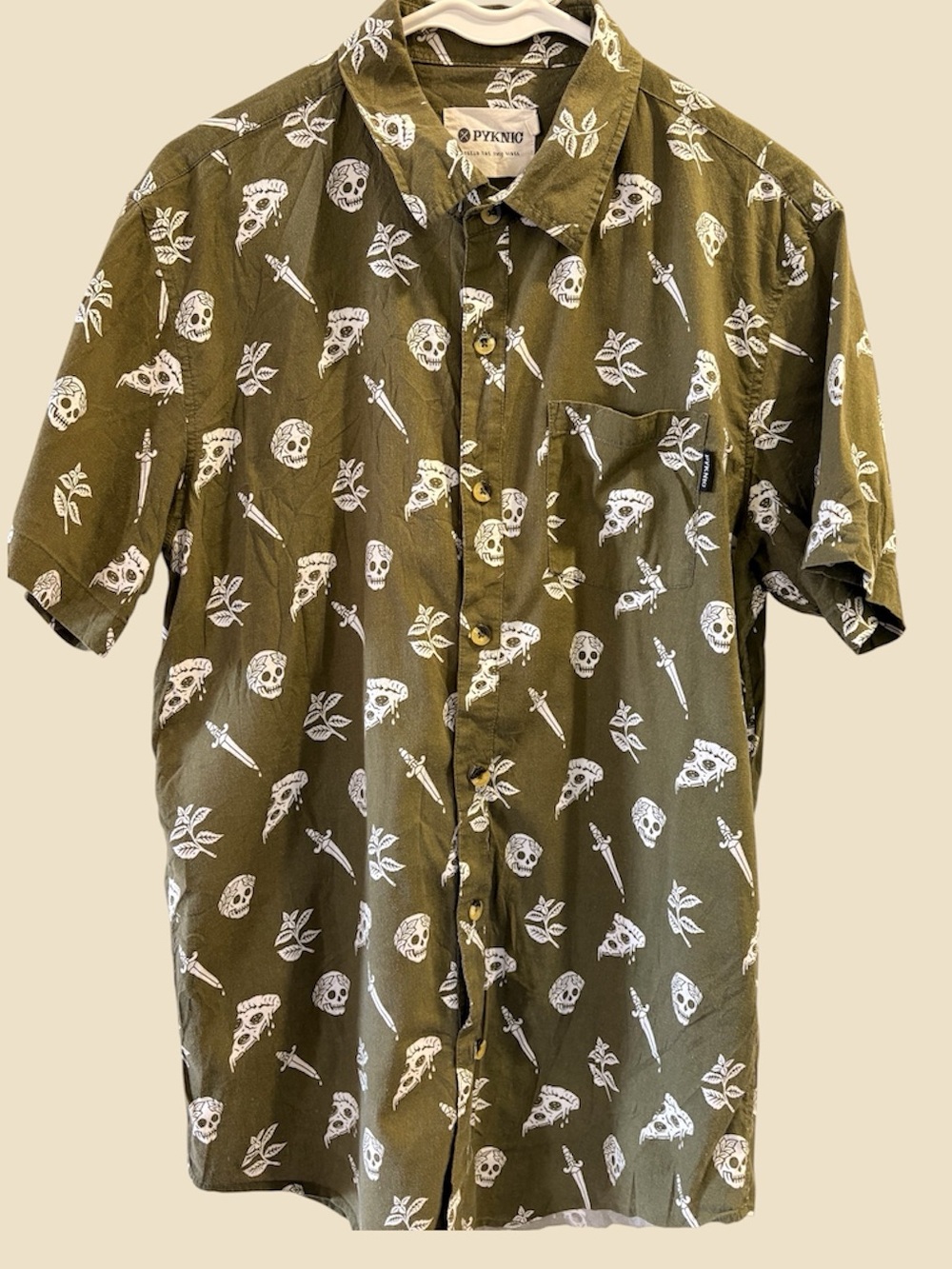 Pyknic Men's Olive Green Short-Sleeve Button-Down Shirt with Skull,Pizza,Sword